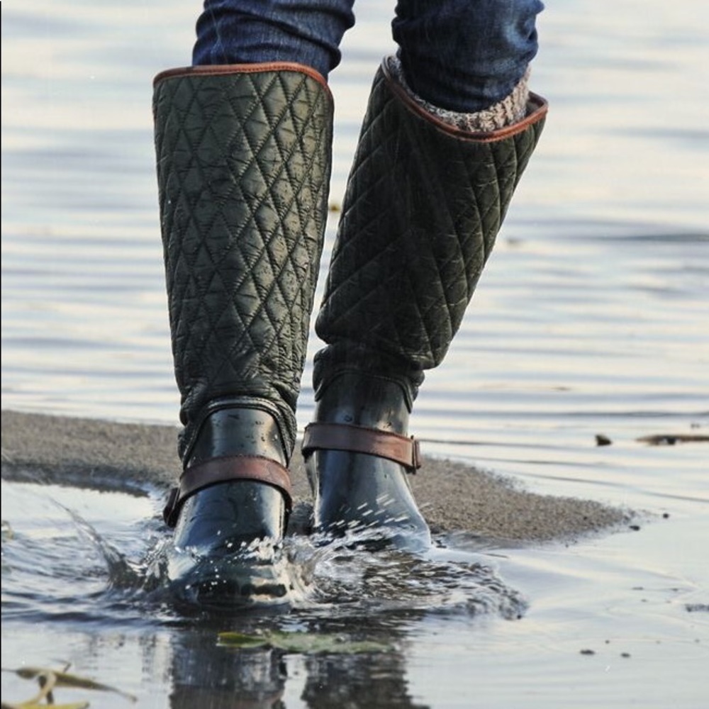 Sperry Quilted Rain Boots size 9